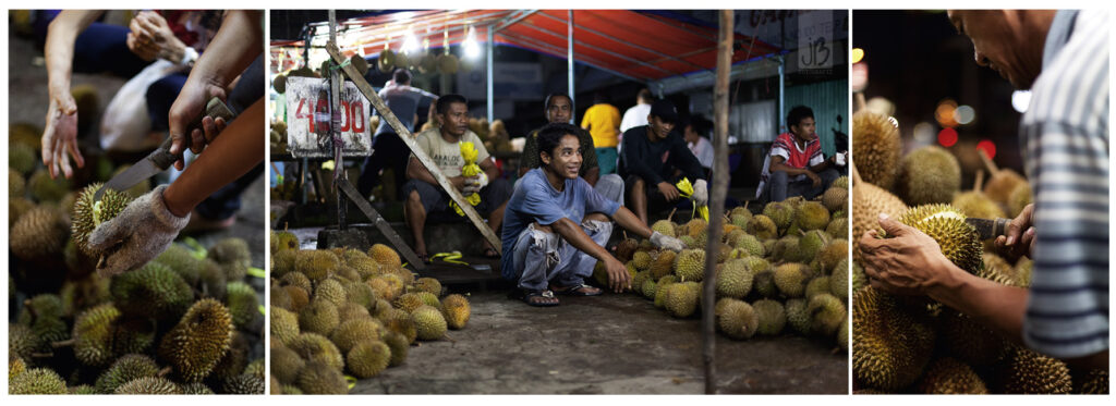 Szenen auf dem Durianmarkt in Pontianak auf Kalimantan