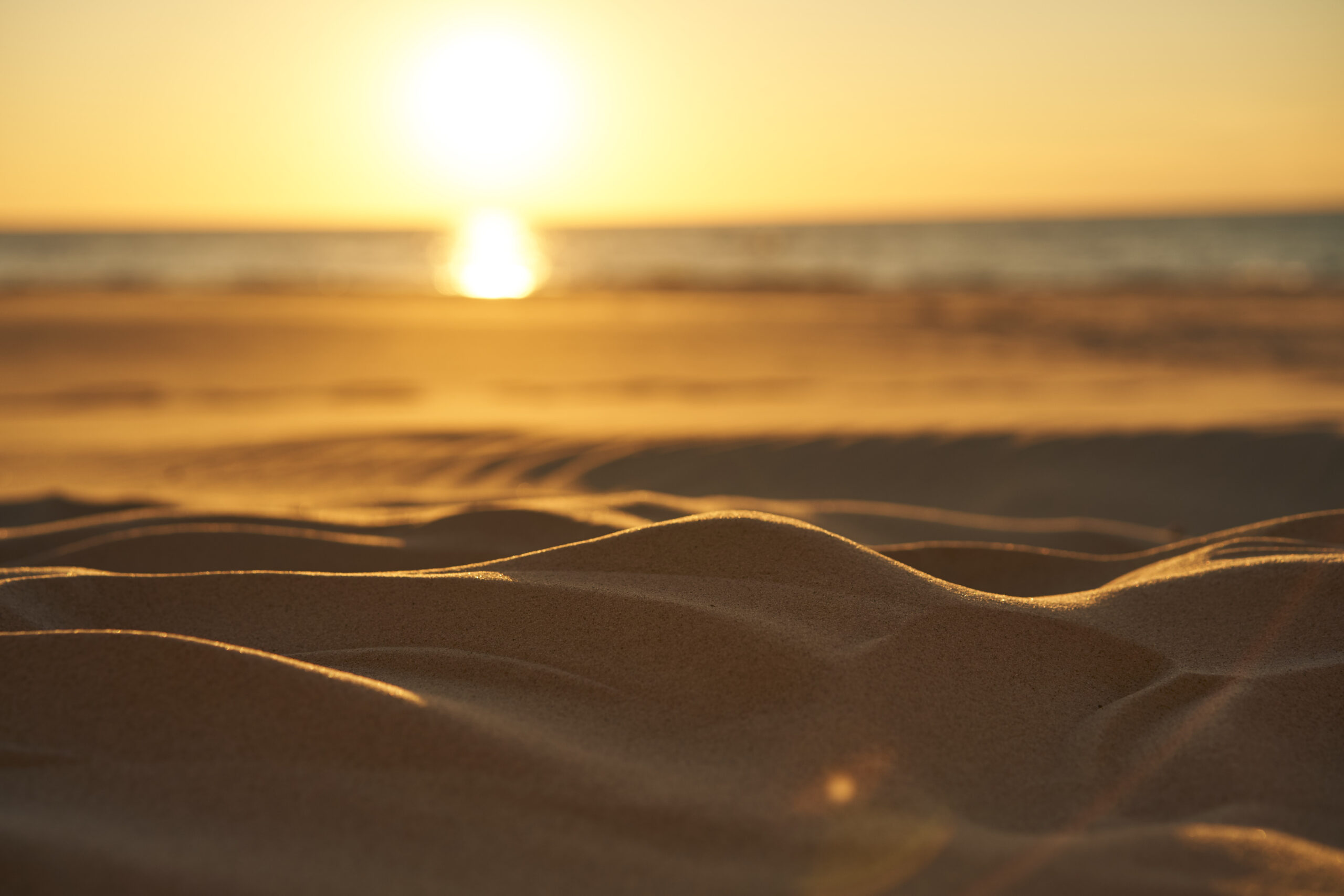 Sonnenuntergang am Strand in Polen