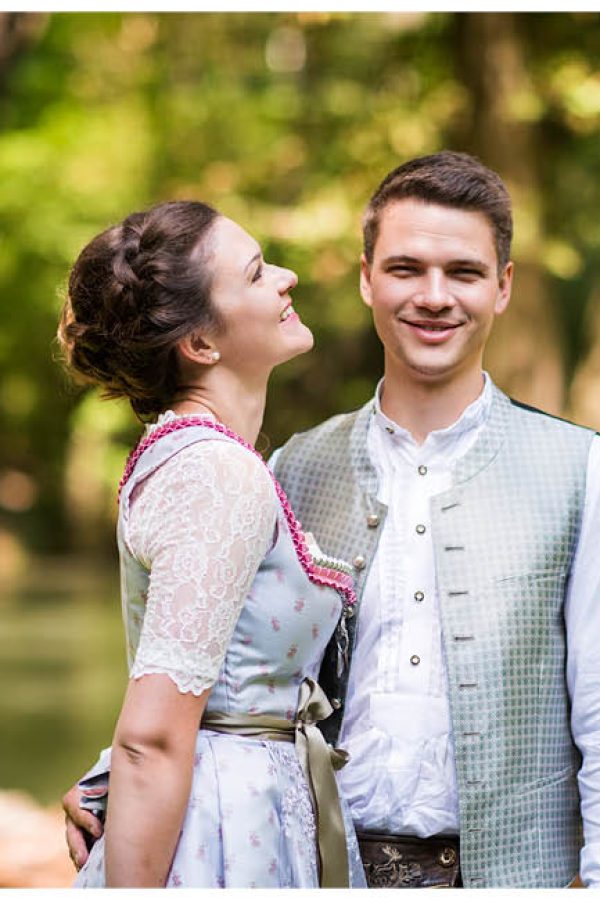 Paarshooting mit der Hochzeitsfotografin in München im englischen Garten